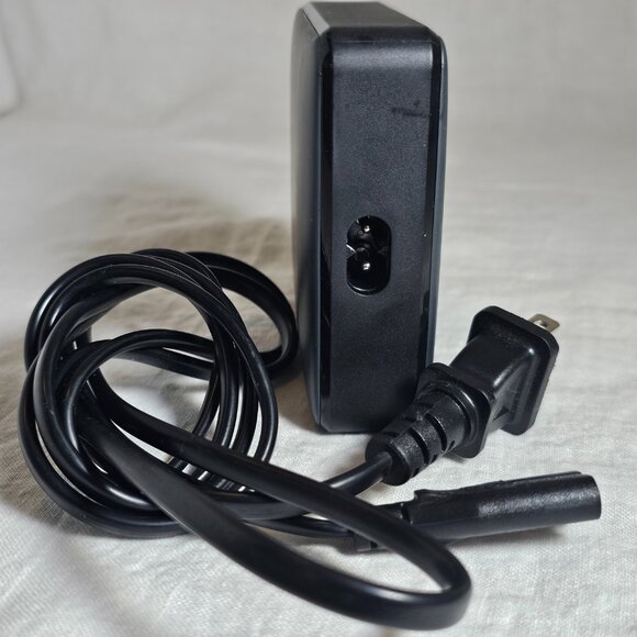 7-Port USB Hub USB-C USB-A Compact Charging Station Fast Desktop Charger - Picture 2 of 5